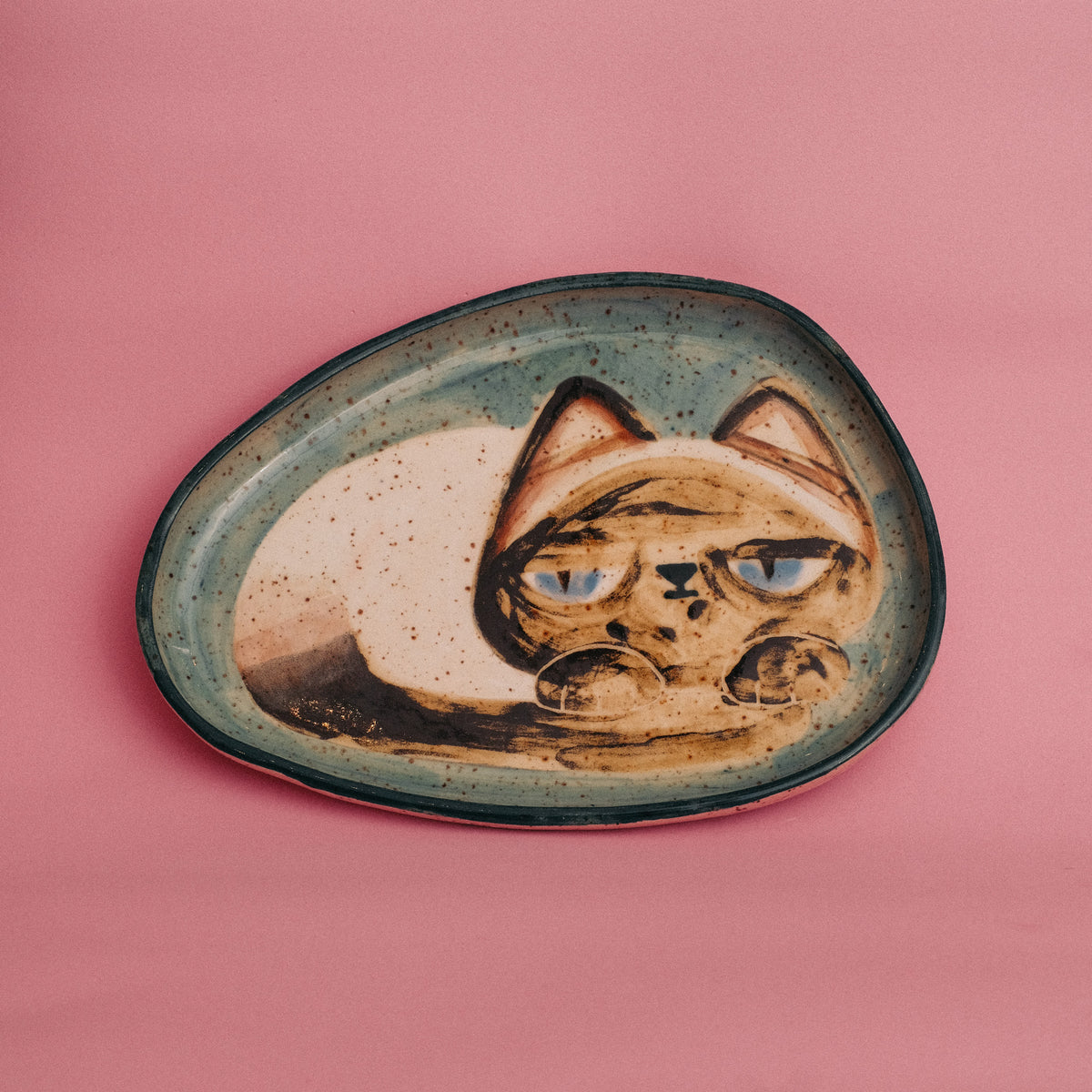 Siamese Pebble Coupe Plate